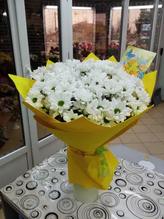 Букет из белых ромашек